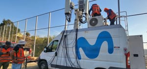 Movistar Chile despliega sitios móviles de emergencia para afectados por incendios