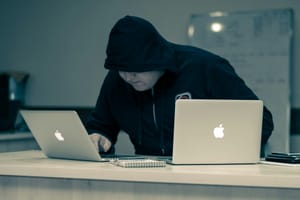 ¿Hackearon a alguien cercano? Esto es lo que debes saber para protegerte