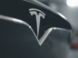 Tesla y Google lideran la conversación sobre sostenibilidad en redes sociales