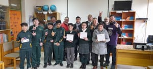 Programa "Escuelas Conectadas" de WOM ya beneficia a más de 52 mil estudiantes en todo el país